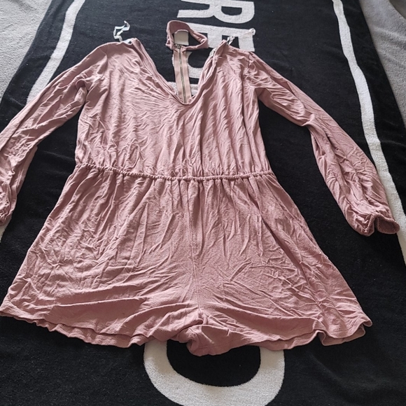 Romper - Picture 1 of 4